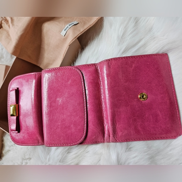 💓SOLD💓 MIU MIU Compact Wallet with Mirror (full inclusion) - Picture 10 of 14